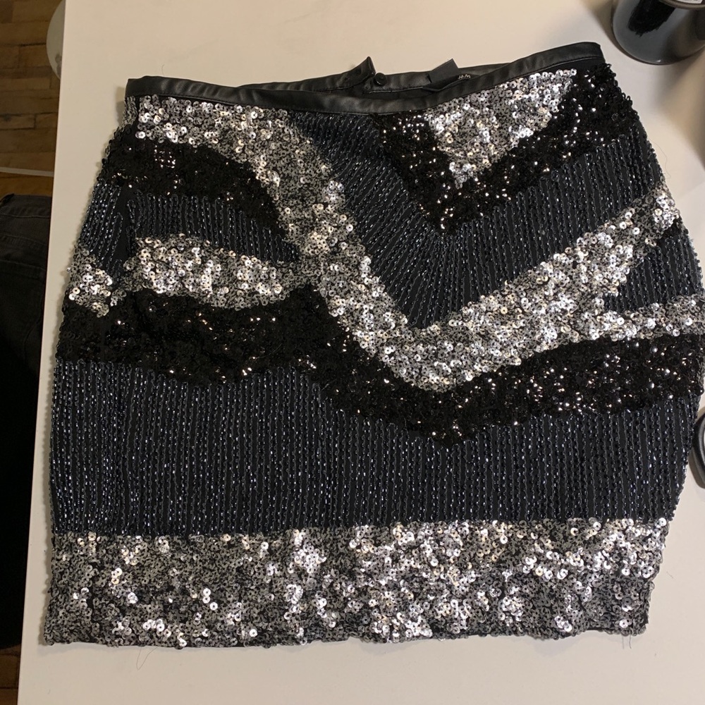 Sparkle skirt (size 4)